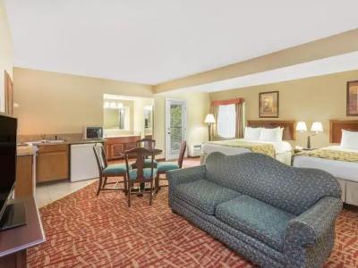 Baymont by Wyndham Sevierville Pigeon Forge - 25
