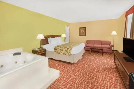 Baymont by Wyndham Sevierville Pigeon Forge - 28
