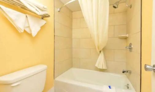 Baymont by Wyndham Sevierville Pigeon Forge - 21