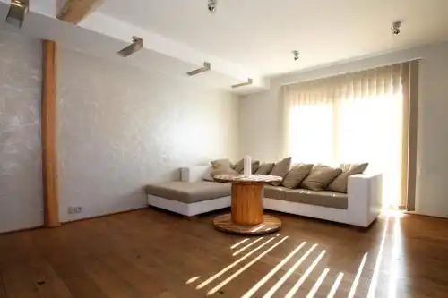 Carl's House - 10