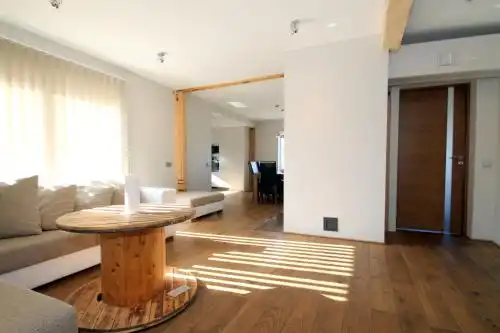 Carl's House - 15
