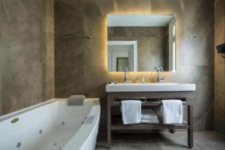 3Sixty & Suites - 53