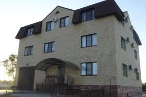 Baza Tourist base, Karalat