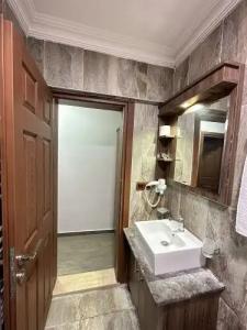 Dolphin Apart & - 97