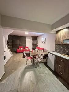 Dolphin Apart & - 102