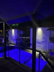 Dolphin Apart & - 81