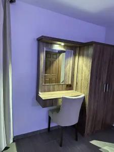 Dolphin Apart & - 91