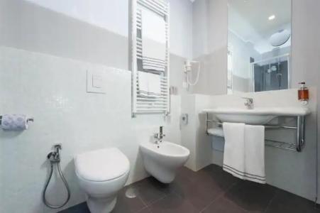 Executive Inn Boutique - 39