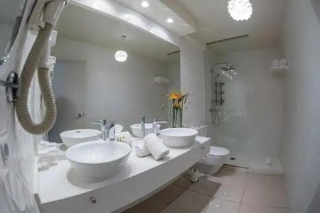 Ons Oceanfront - Adults Only - 99