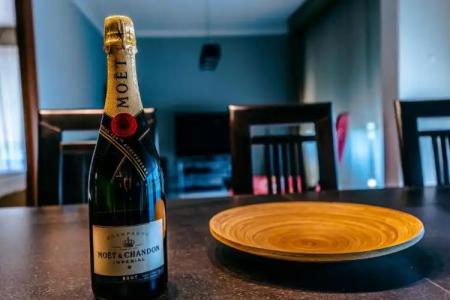 Sunset Apartments - 45