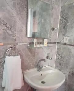 Nostalgia World - 25