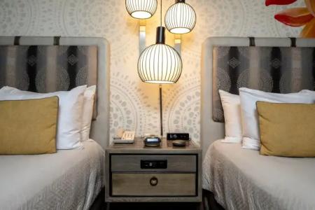 Loews Royal Pacific Resort at Universal - 35