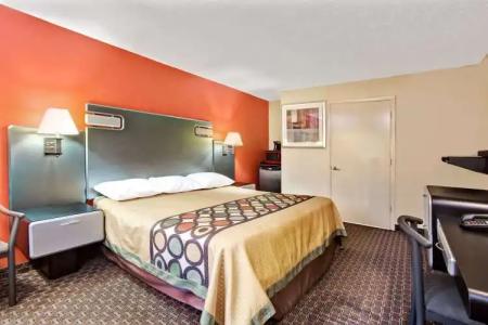 Super 8 by Wyndham Kissimmee/Maingate/Orlando Area - 3