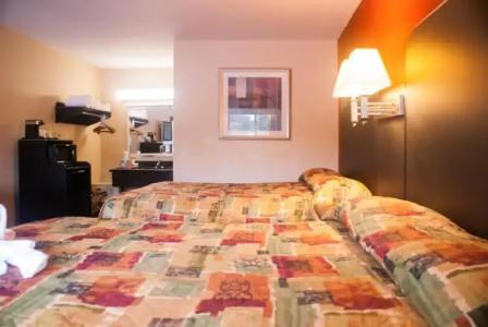 Super 8 by Wyndham Kissimmee/Maingate/Orlando Area - 15