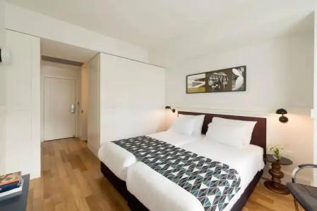 Lily & Bloom Boutique - 3