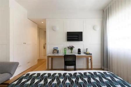 Lily & Bloom Boutique - 42