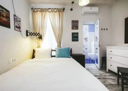 5 Vintage Guest House - 4