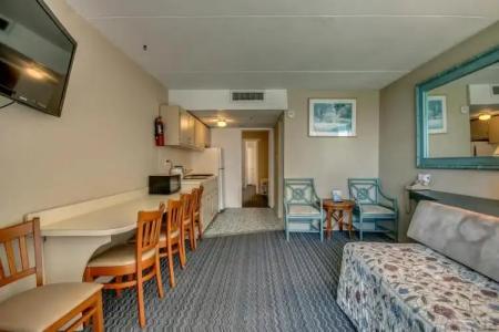 Admiral Resort Motel - 76