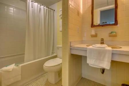 Admiral Resort Motel - 44