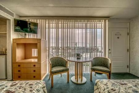 Admiral Resort Motel - 22