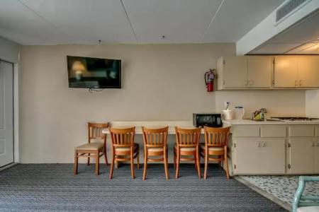 Admiral Resort Motel - 58