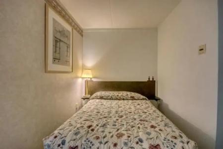 Admiral Resort Motel - 81