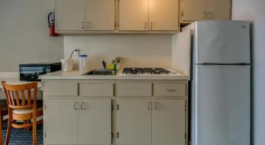 Admiral Resort Motel - 20