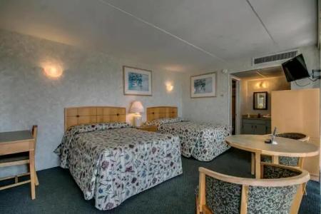 Admiral Resort Motel - 36