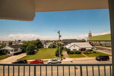 Admiral Resort Motel - 38