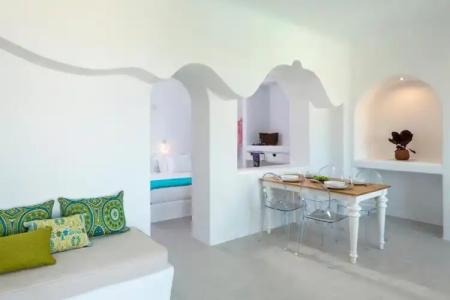 Skyfall Suites - Adults Only - 82