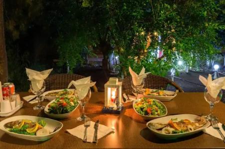 Secret Garden Bungalows & Tent - 8