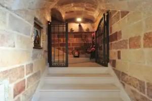 La Dimora Dell'Inglese, Felline