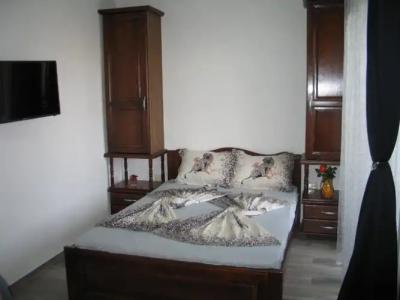 Guest House Dena - 4