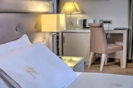 Fiscardonna Luxury Suites - 5