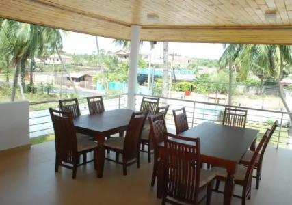Bluewater Beach Resort - 11