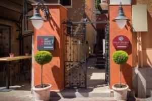 8 1/2 Art Guest House, Plovdiv