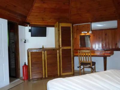 Amitie Chalets Praslin - 1