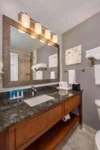 Best Western Plus Milwaukee West - 49