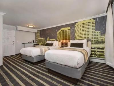 Best Western Plus Milwaukee West - 46