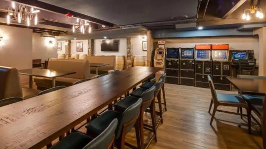 Best Western Plus Milwaukee West - 19