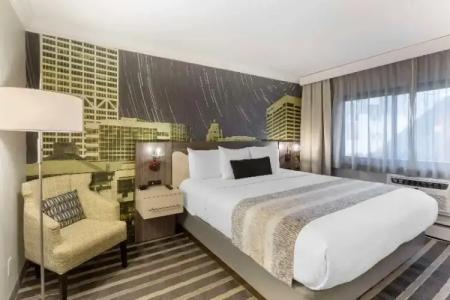 Best Western Plus Milwaukee West - 44