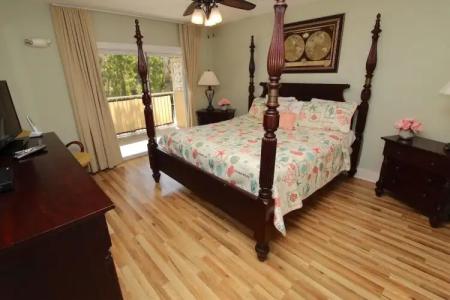 Coconut Mallory Resort And Marina By Kees Vacations - 40