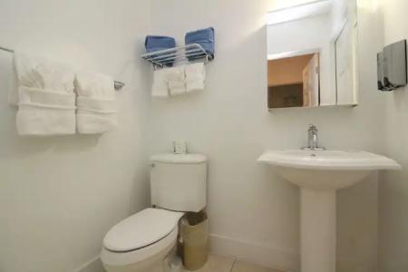 Coconut Mallory Resort And Marina By Kees Vacations - 51