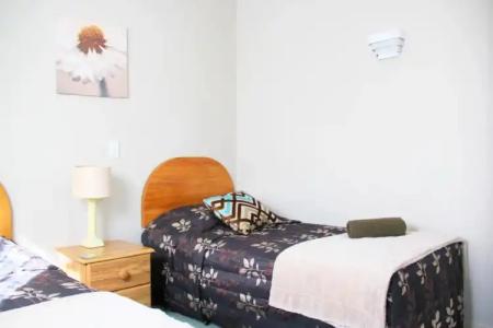 Bush Inn Court Motel - 96