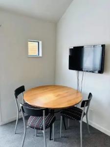 Bush Inn Court Motel - 60