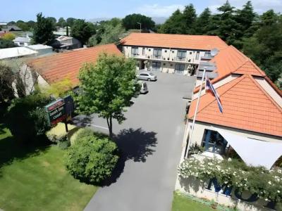 Bush Inn Court Motel - 10