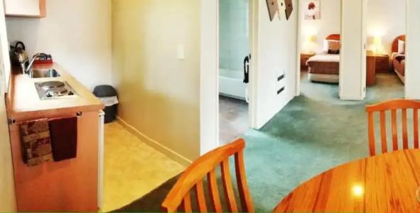 Bush Inn Court Motel - 26