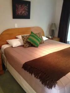 Bush Inn Court Motel - 31