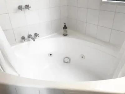 Bush Inn Court Motel - 23