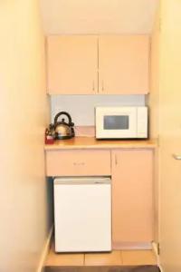 Bush Inn Court Motel - 76